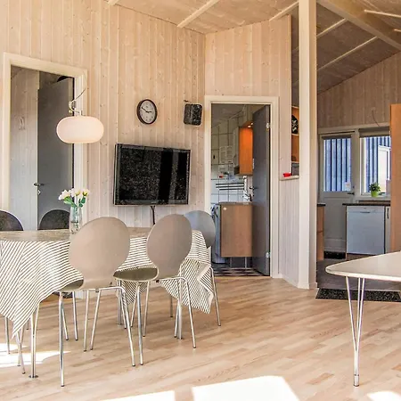 Stunning Home In Rudkobing With Sauna * Spodsbjerg