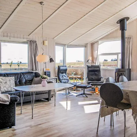 Stunning Home In Rudkobing With Sauna * Spodsbjerg