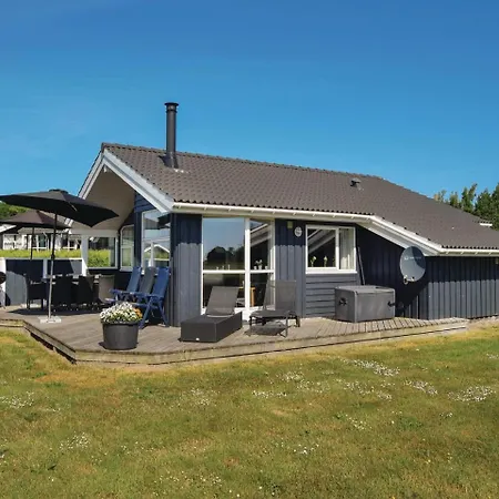Stunning Home In Rudkobing With Sauna *