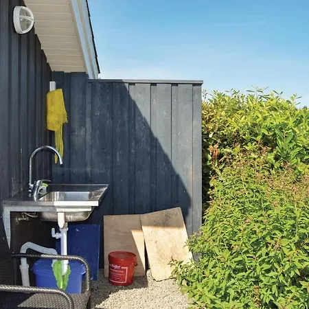 Stunning Home In Rudkobing With Sauna * Spodsbjerg